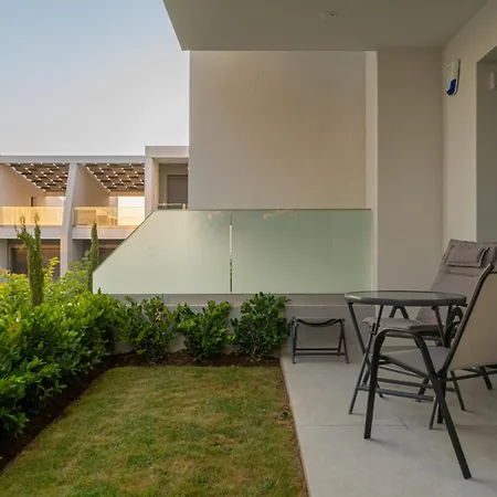 Sithoniars Emerald Luxury *