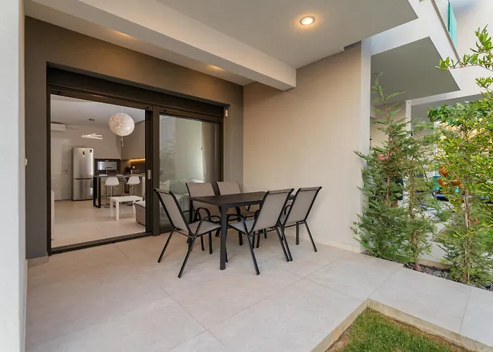 Sithoniars Emerald Luxury *